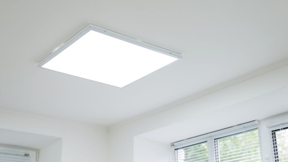 plafoniera led patrata buna
